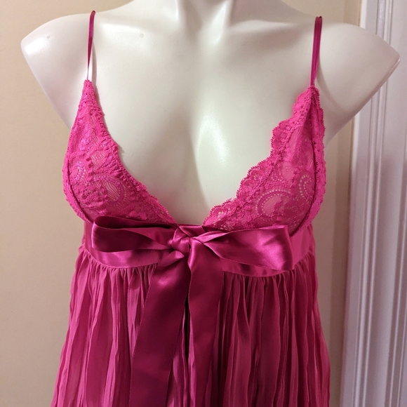 Victoria Secret bright pink sheer lace and crinkle baby doll lingerie size Small - Picture 4 of 7